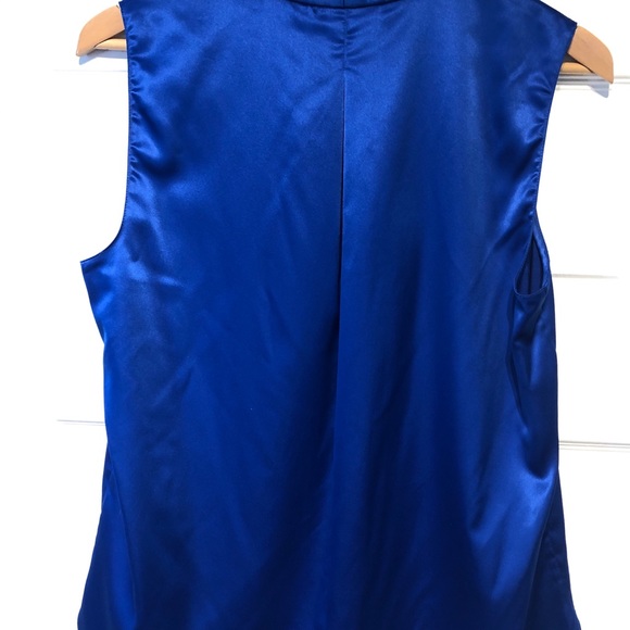 New, size M, Tahari blouse - Picture 9 of 10